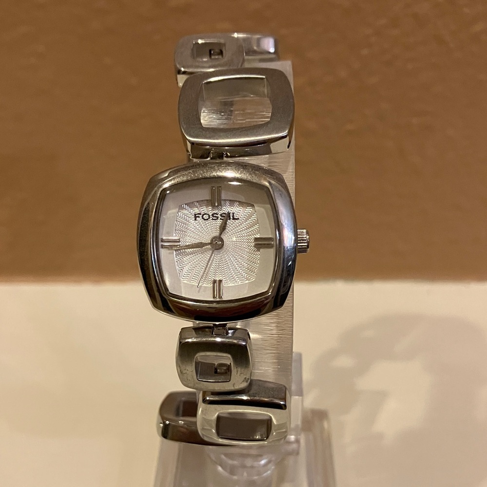 Fossil Silver Tone Women's Bracelet Watch with White Dial